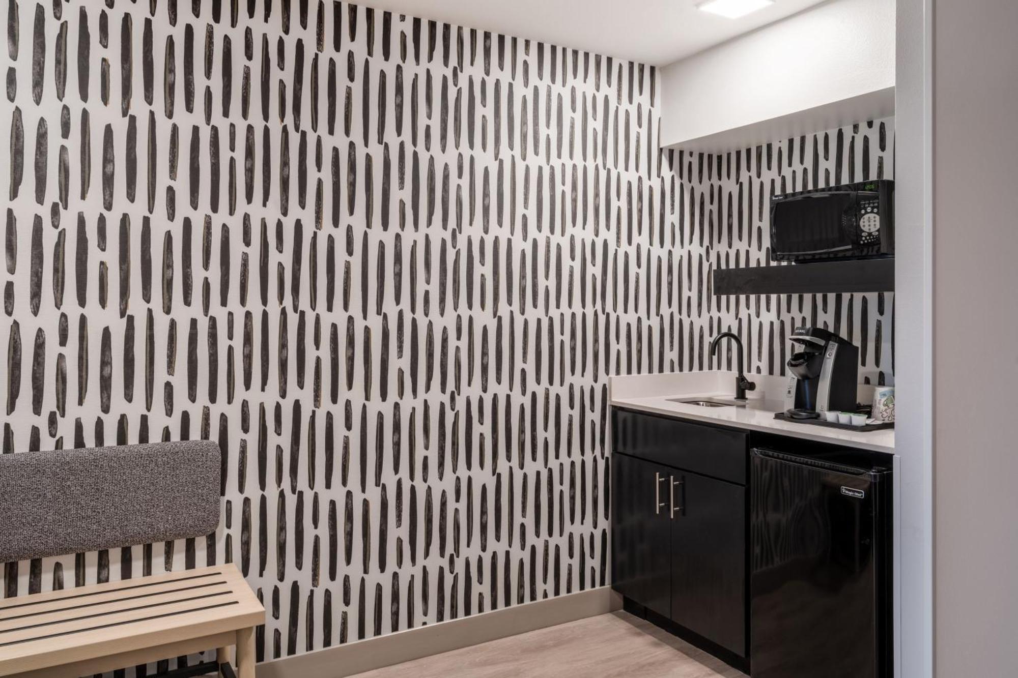 Atwell Airport By Ihg Hotel Austin