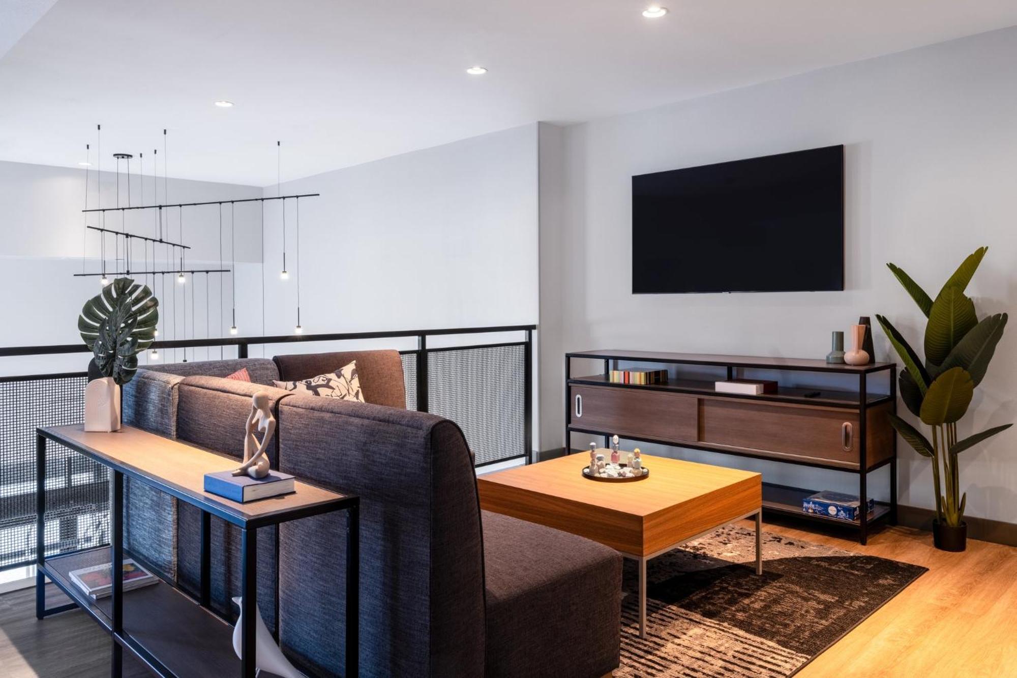Hotel Atwell Airport By Ihg 3*