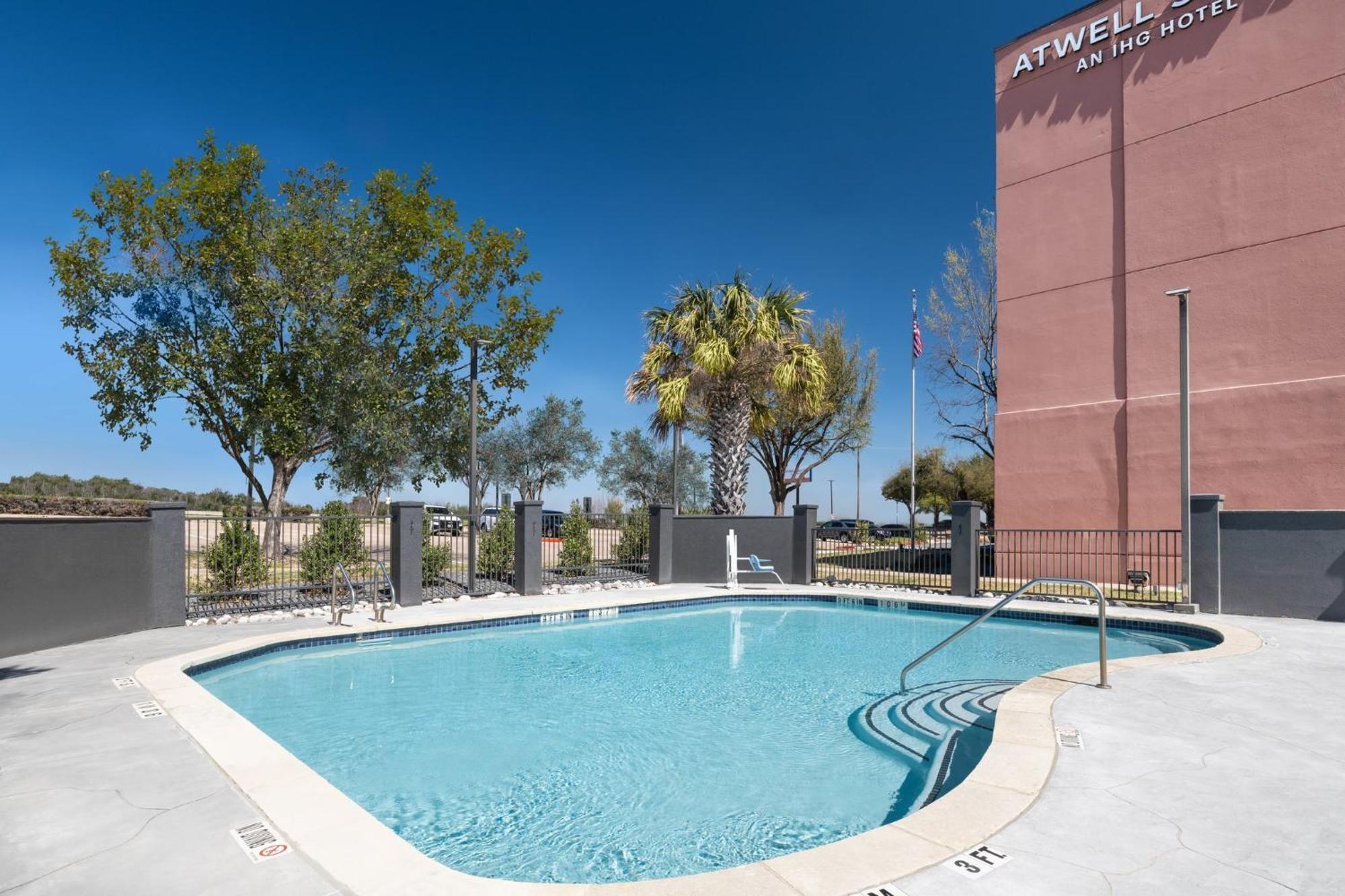 Atwell Airport By Ihg Hotel 3*